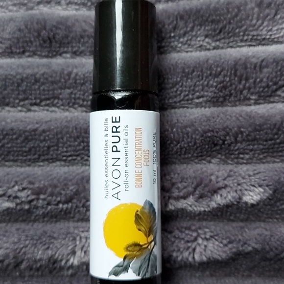 FOCUS🦋Essential Oil Rollette Avon Pure